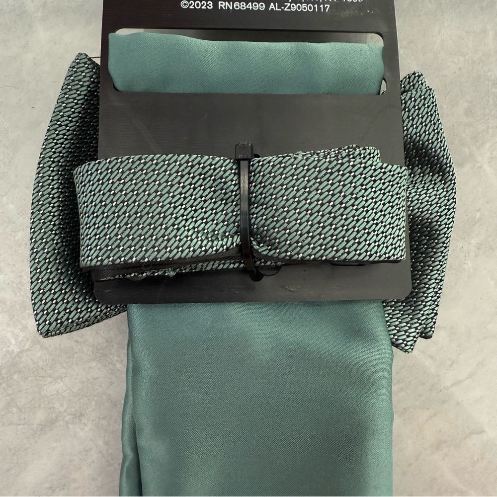 Men’s Alfani 2 Piece Bow Tie And Pocket Square Set Suit Business Office - Picture 7 of 12